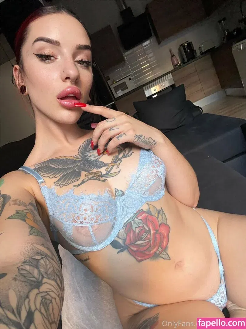 prvega28 Onlyfans Photo Gallery 