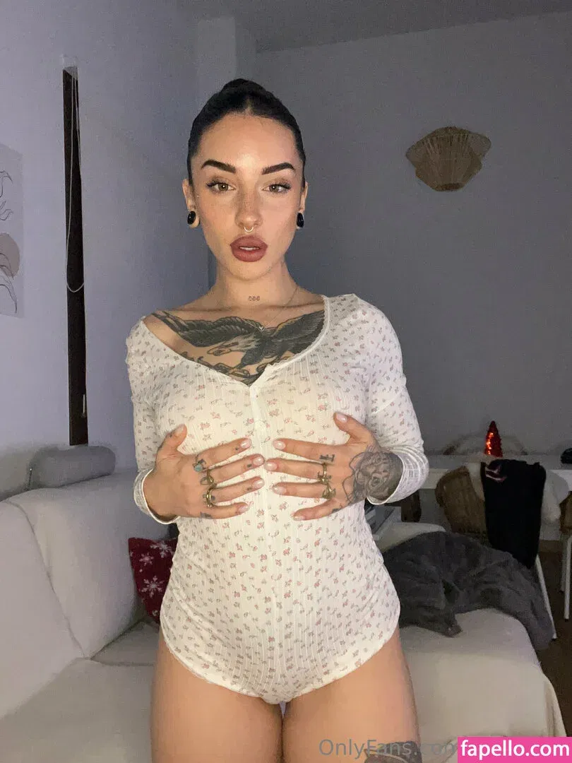 prvega28 Onlyfans Photo Gallery 