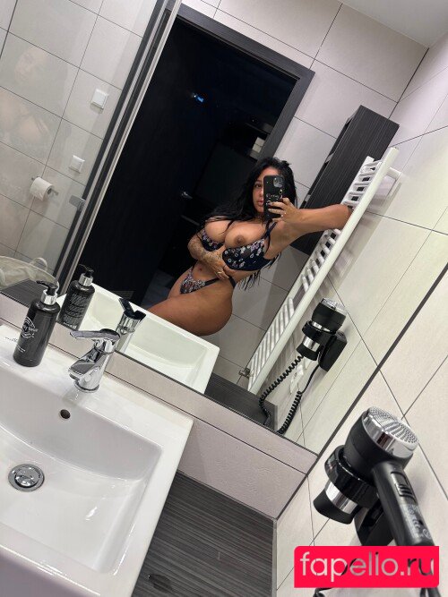 Emily Cheree Onlyfans Photo Gallery 