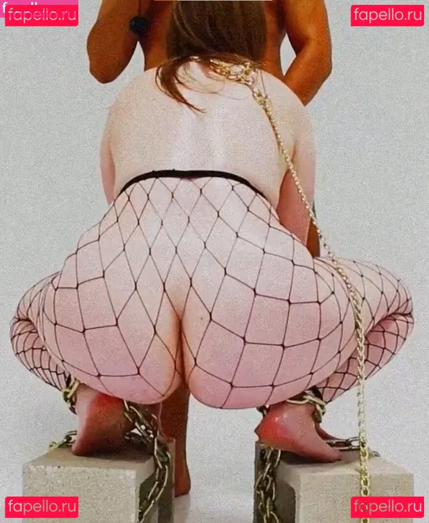 June Lovejoy Onlyfans Photo Gallery 