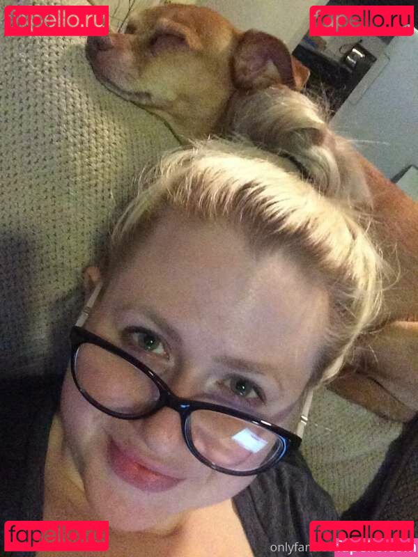 Elle The Belle / elle_belle83 / ellethebelle / https: Onlyfans Photo Gallery 