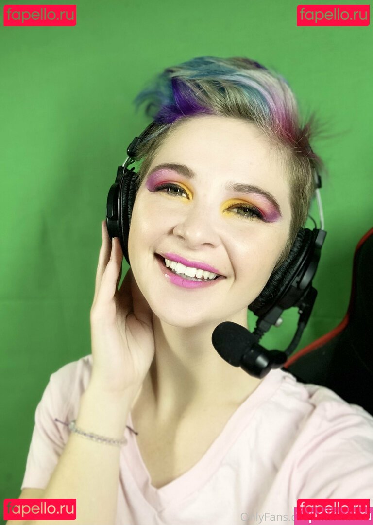 cherryfoxjk / hippychick7609 Onlyfans Photo Gallery 