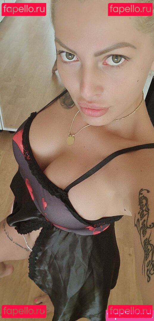 emmie_claire6 / emmie_six Onlyfans Photo Gallery 