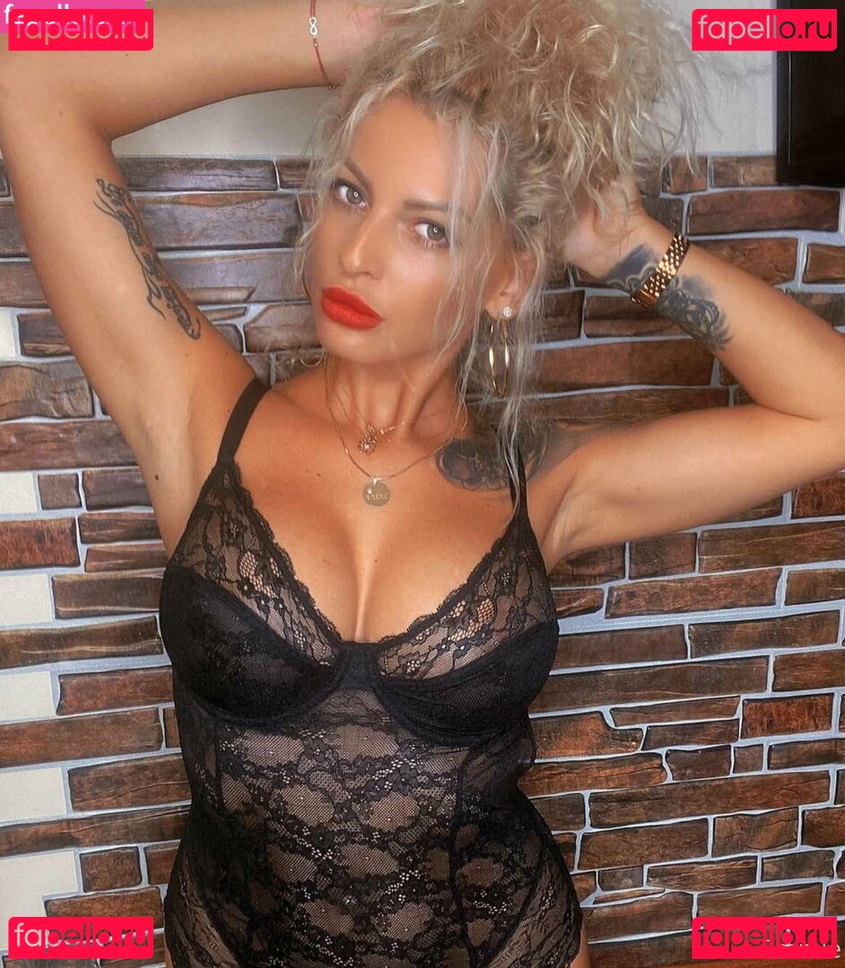 emmie_claire6 / emmie_six Onlyfans Photo Gallery 