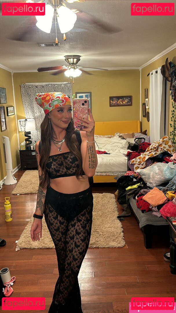 chloeblackz / onevegetabletwo Nude Onlyfans Photo 15