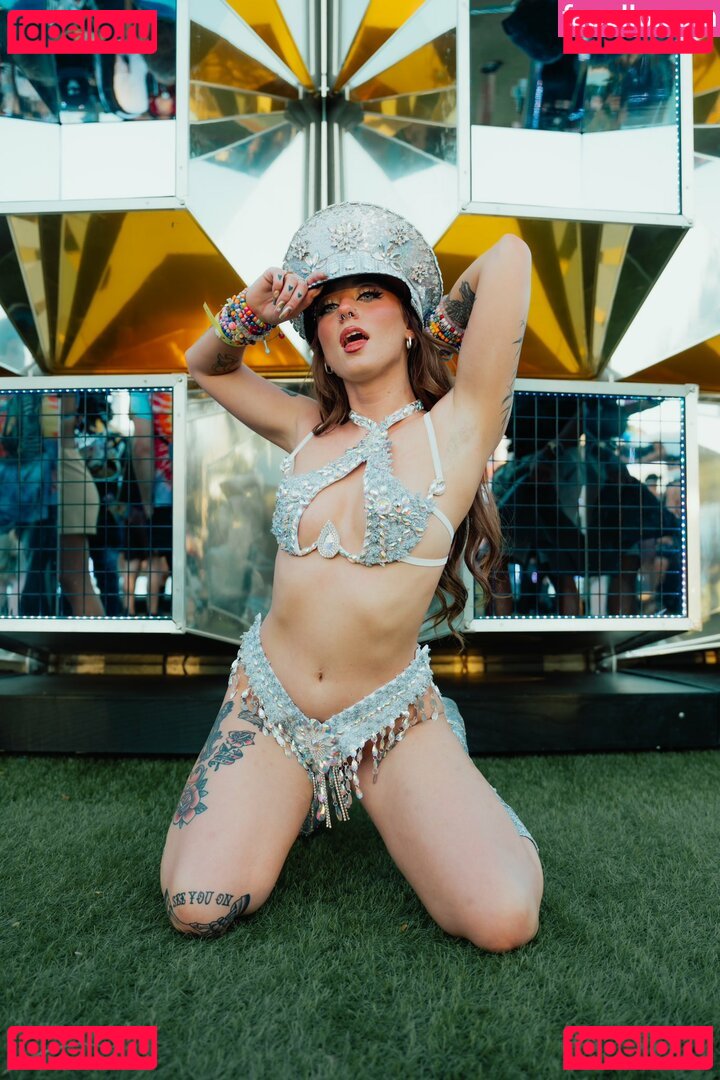 chloeblackz / onevegetabletwo Nude Onlyfans Photo 14