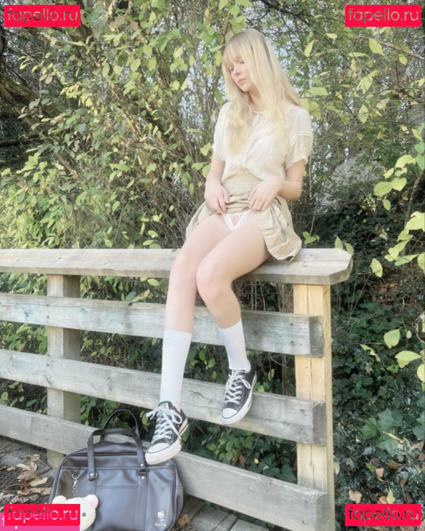 evaelfie / evieleaf / evieleafie Onlyfans Photo Gallery 