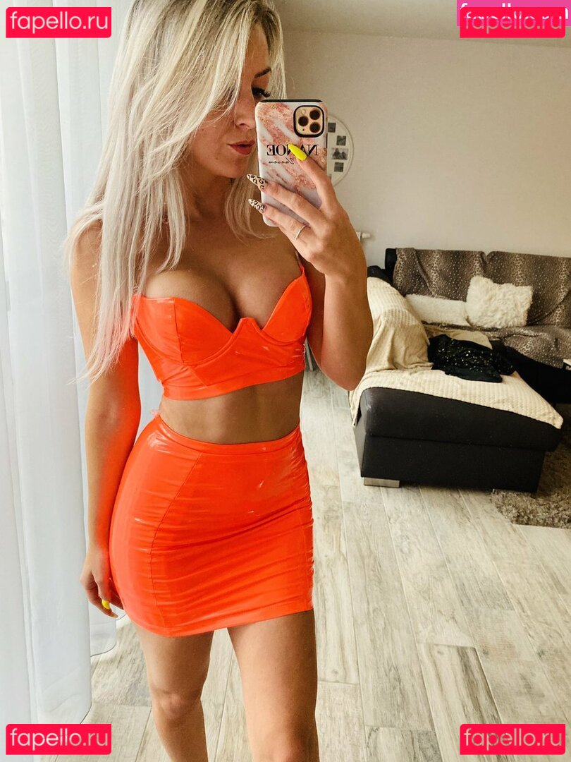 nanoe_exclusive / nanoevaesen Onlyfans Photo Gallery 