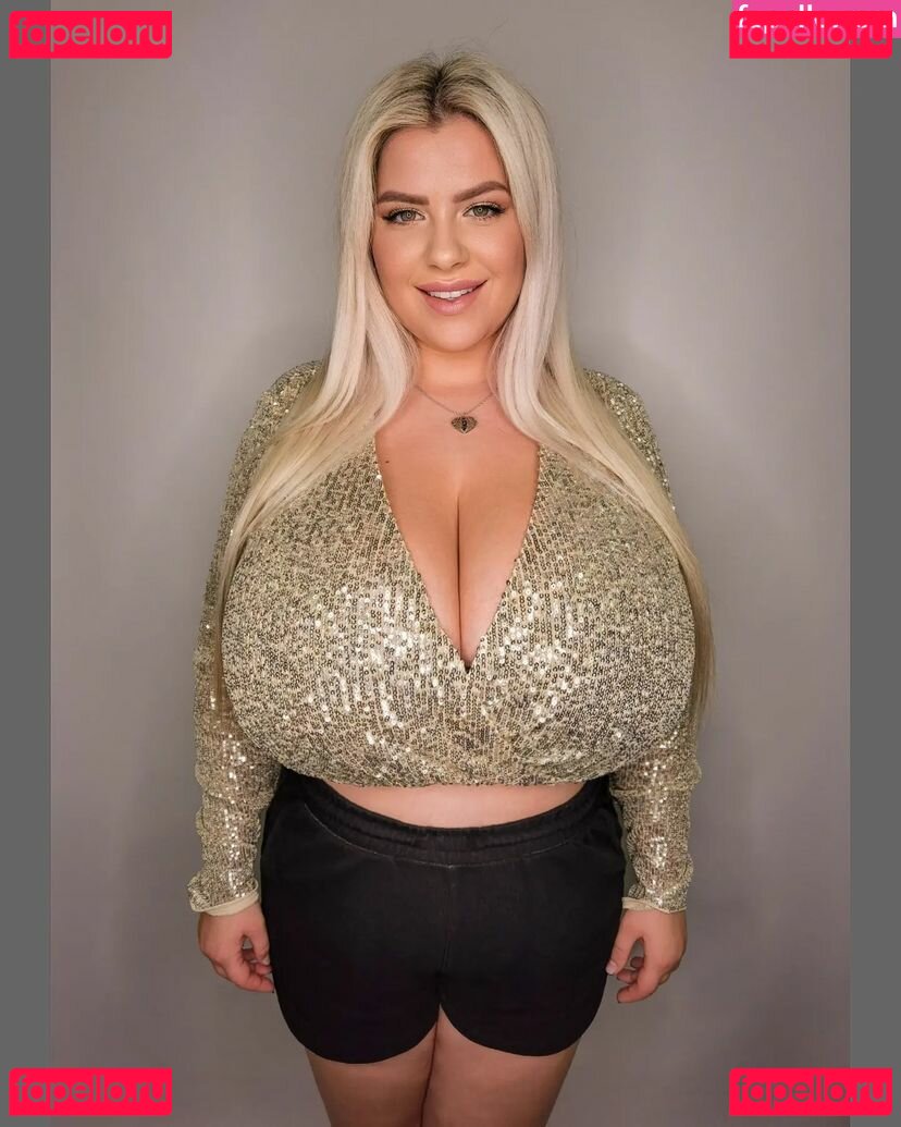 Nina Phoenix / ninaphoenix / ninaphoenix_ Onlyfans Photo Gallery 