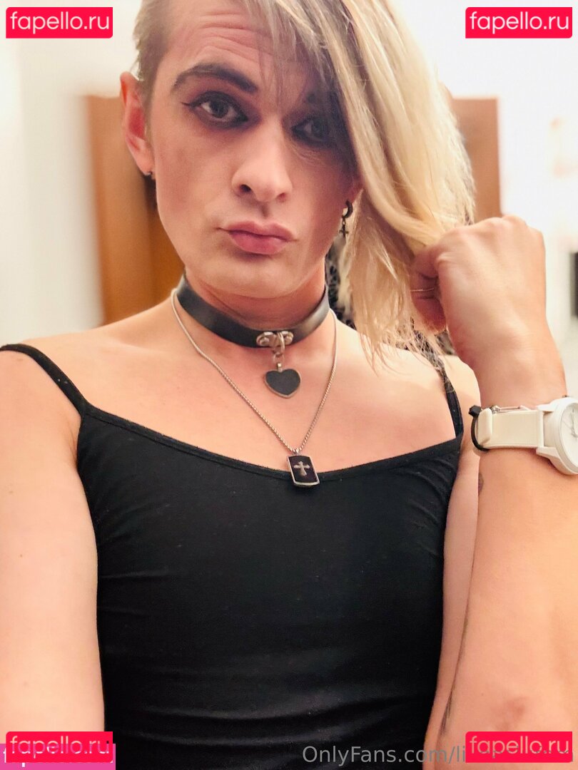 likeaslufem / likesuits Onlyfans Photo Gallery 