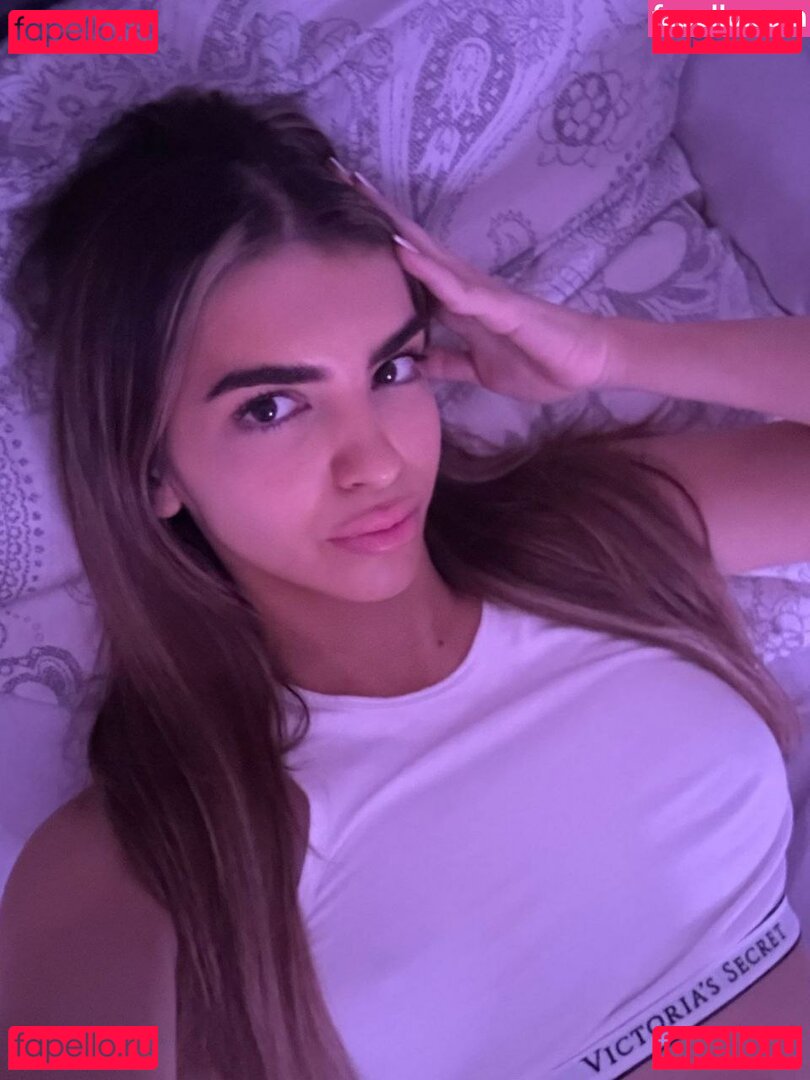 Adelinacutiee Onlyfans Photo Gallery 