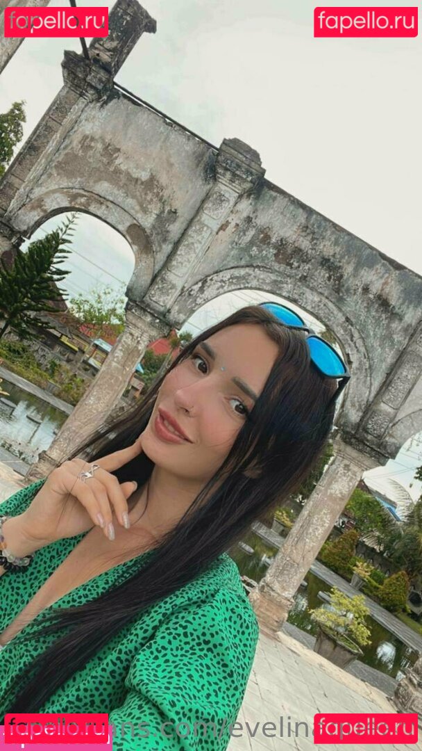 evelin_necro_neon / evelinaqueen Onlyfans Photo Gallery 