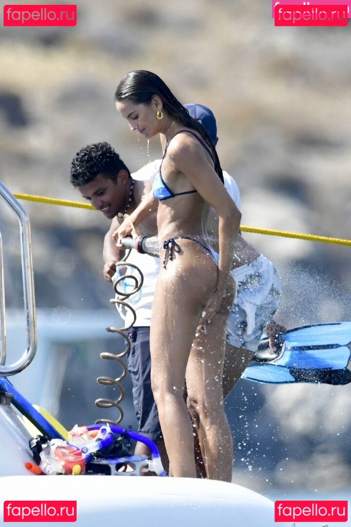 Izabel Goulart / iza_goulart / izabel_goulart / izabelgoulart Onlyfans Photo Gallery 