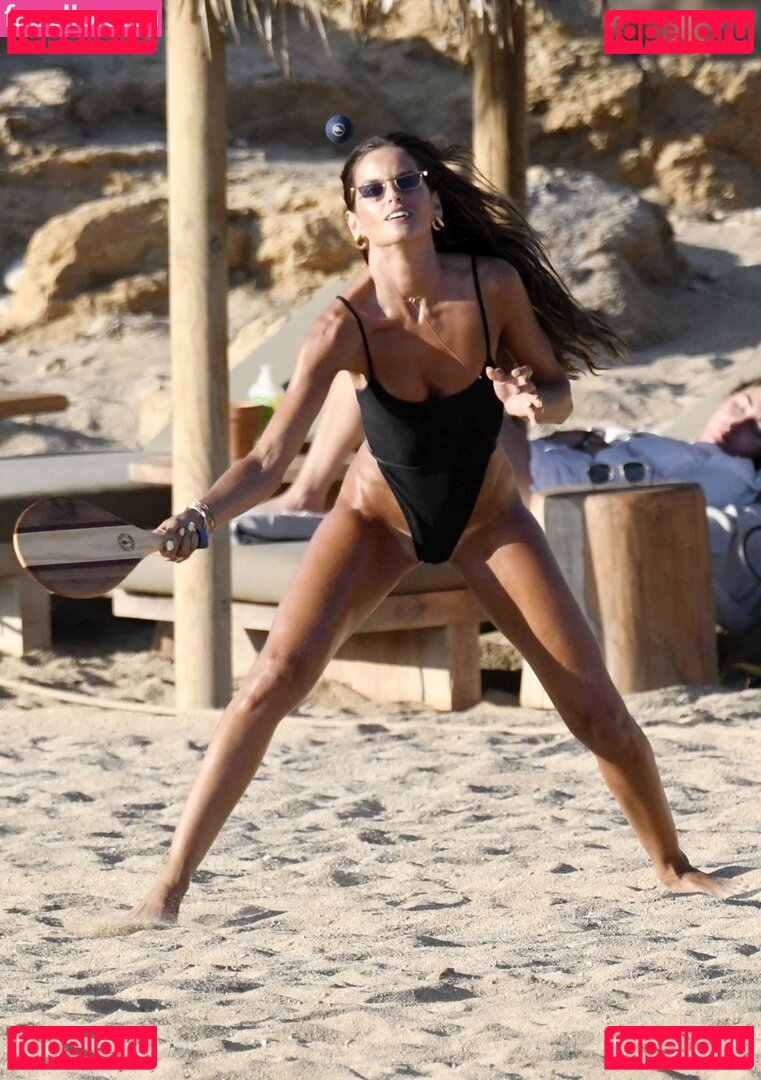 Izabel Goulart / iza_goulart / izabel_goulart / izabelgoulart Onlyfans Photo Gallery 