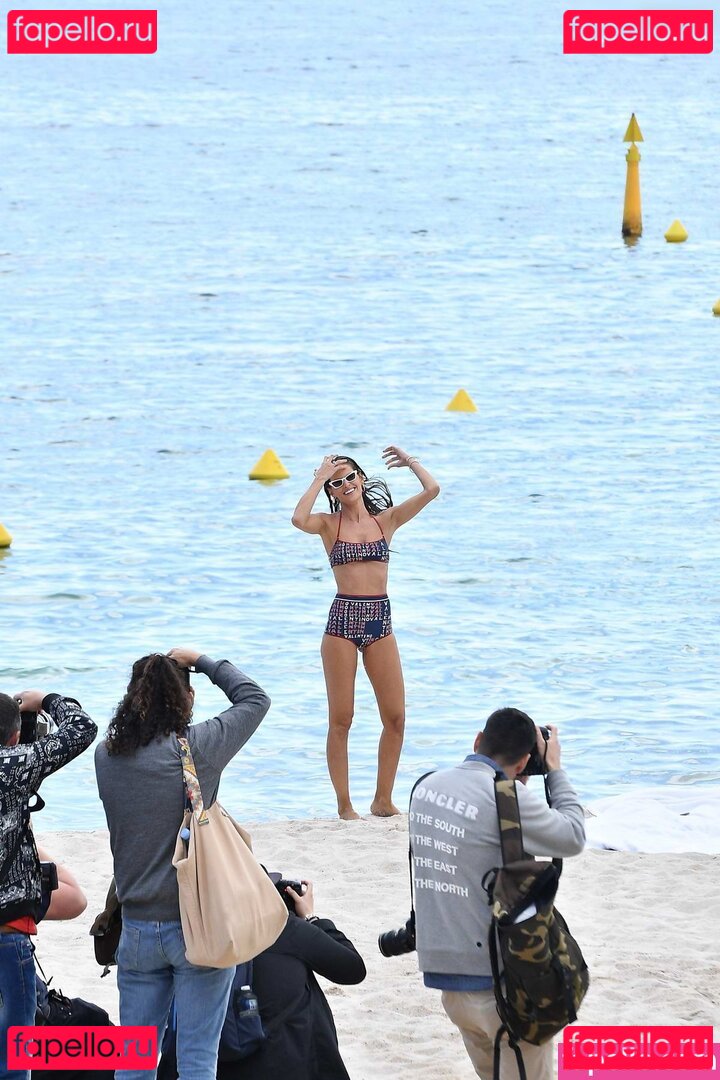 Izabel Goulart / iza_goulart / izabel_goulart / izabelgoulart Onlyfans Photo Gallery 