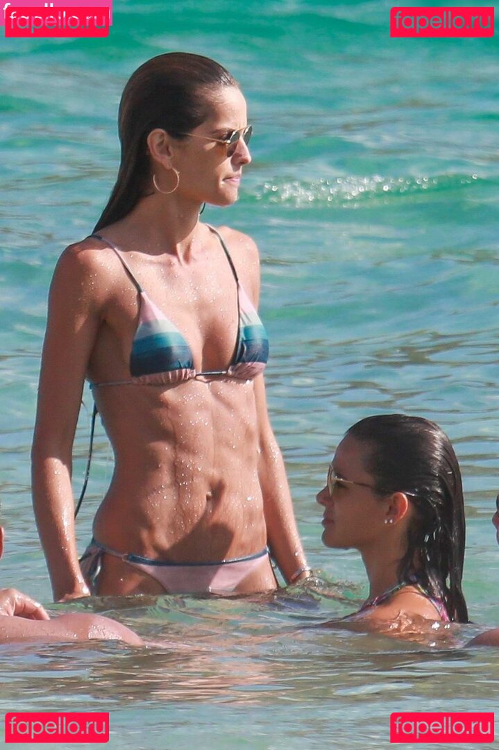 Izabel Goulart / iza_goulart / izabel_goulart / izabelgoulart Onlyfans Photo Gallery 