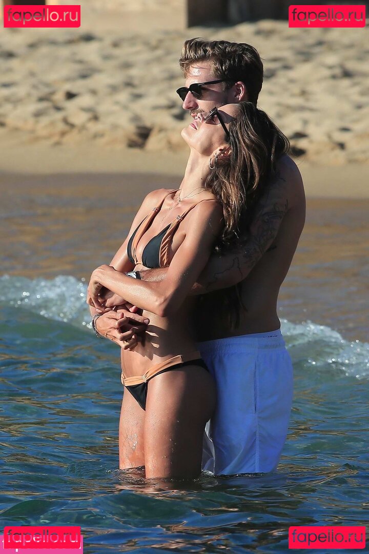 Izabel Goulart / iza_goulart / izabel_goulart / izabelgoulart Onlyfans Photo Gallery 