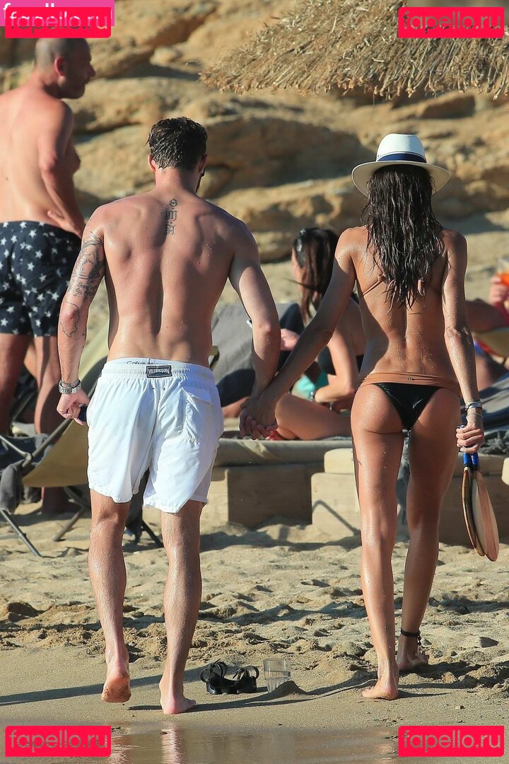 Izabel Goulart / iza_goulart / izabel_goulart / izabelgoulart Onlyfans Photo Gallery 