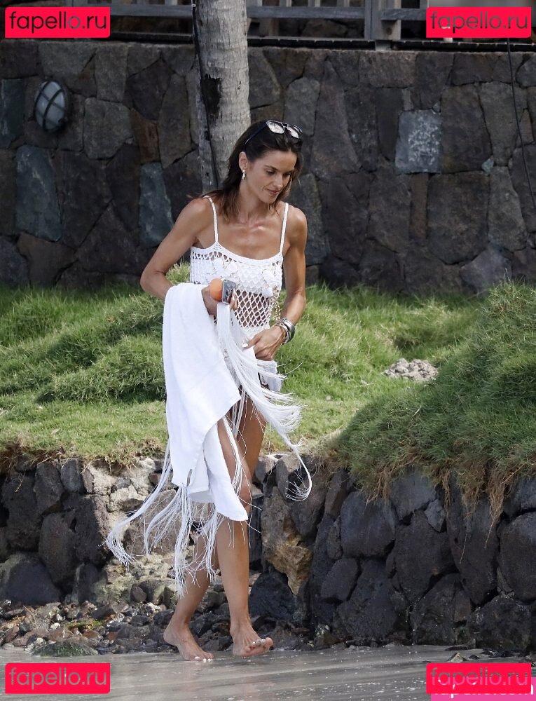 Izabel Goulart / iza_goulart / izabel_goulart / izabelgoulart Onlyfans Photo Gallery 