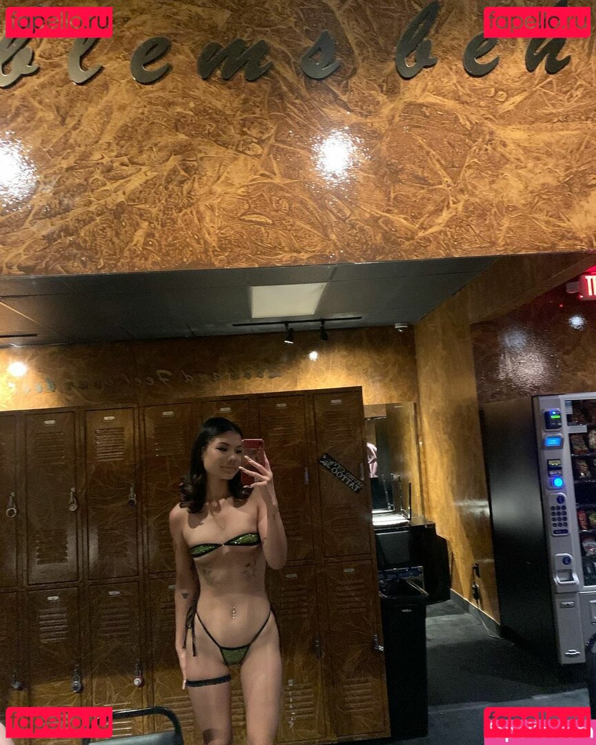 corademi / corademie Nude Onlyfans Photo 17