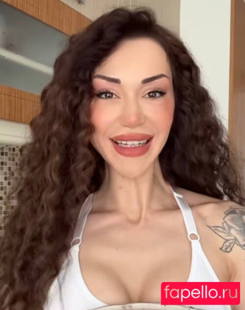 Elif Demirezer Nude Onlyfans Photo 49