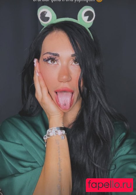 Elif Demirezer Nude Onlyfans Photo 5