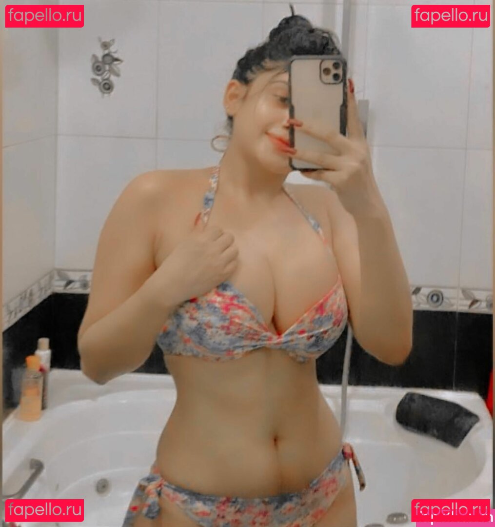 Piumi Hansamali / queenpiumi Onlyfans Photo Gallery 