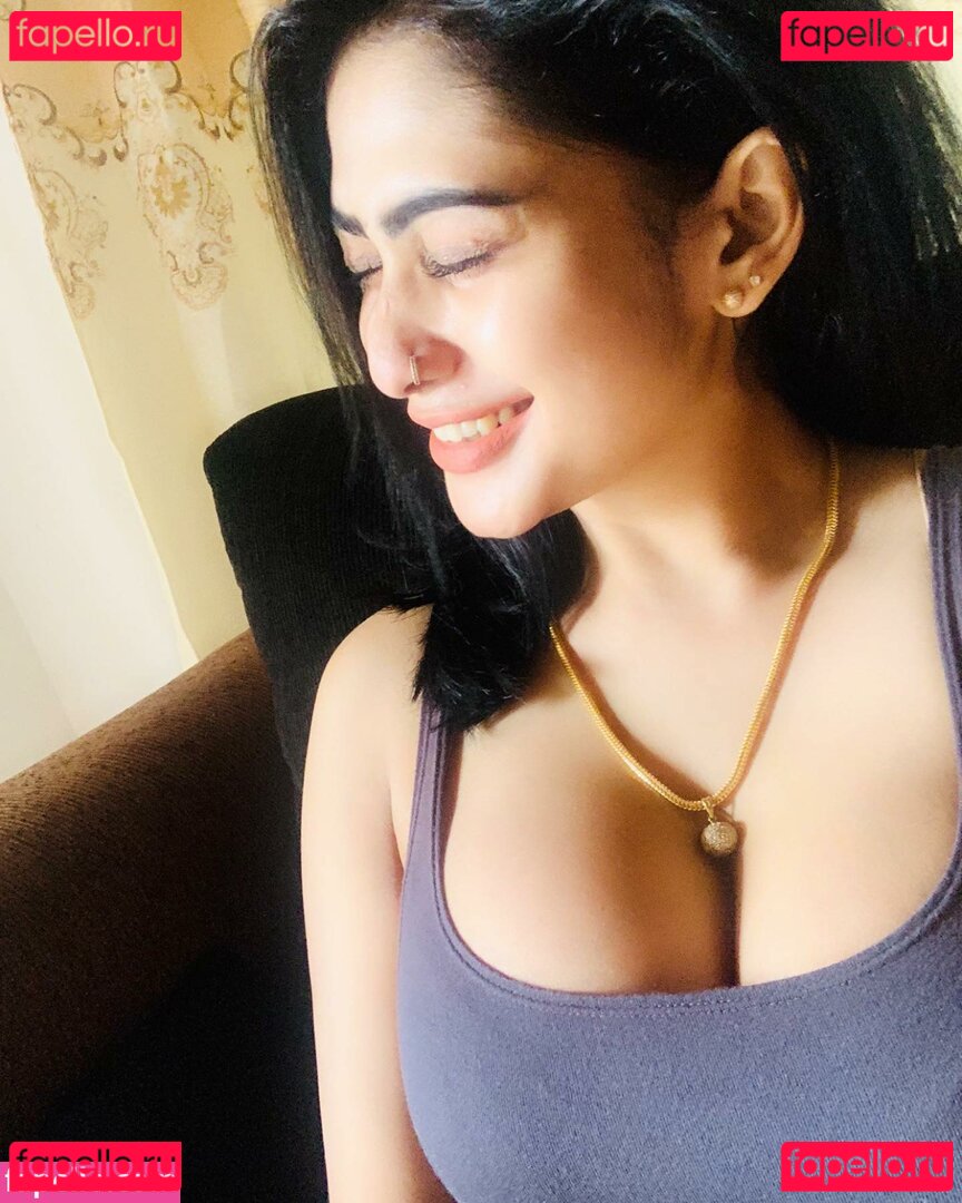 Piumi Hansamali / queenpiumi Onlyfans Photo Gallery 