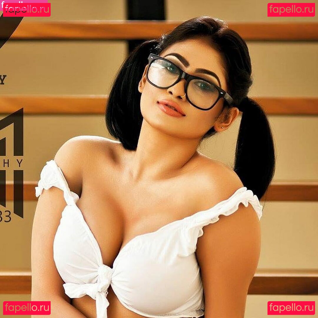 Piumi Hansamali / queenpiumi Onlyfans Photo Gallery 