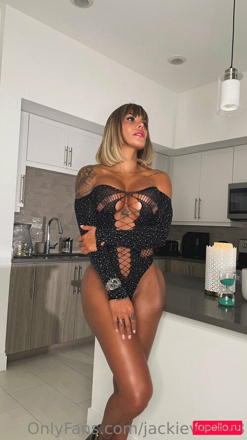 Jackie Vera / jackievera28 Nude Onlyfans Photo 24