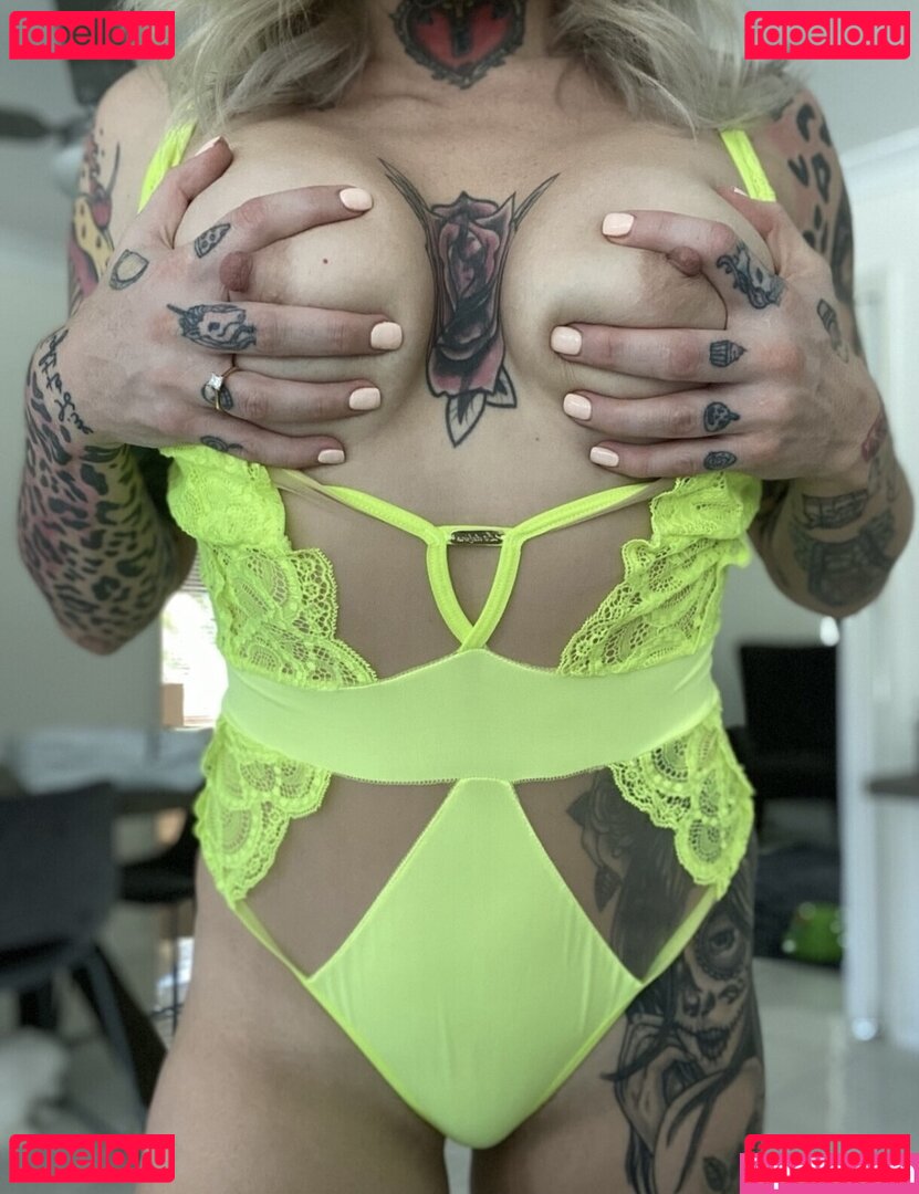 Bec Rawlings / RowdyBec Onlyfans Photo Gallery 