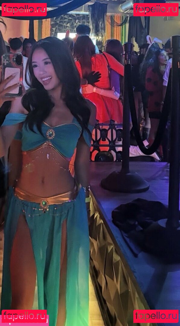 Lllliilyy / Lwlrd444 / lwrld444 Onlyfans Photo Gallery 