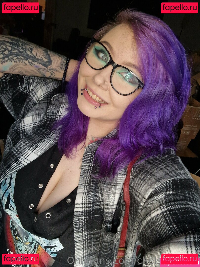 chelsbennett / cosmicbunnixo Onlyfans Photo Gallery 