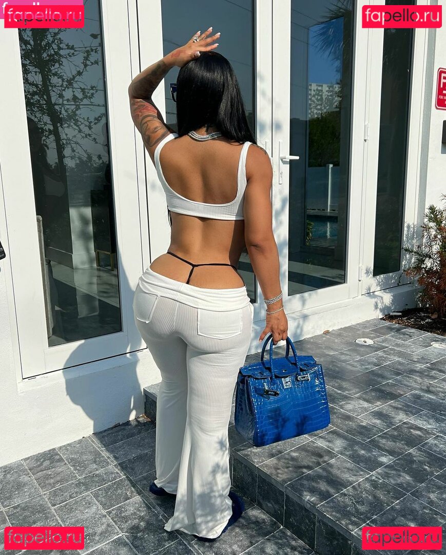 Ari Fletcher / AriTheDon / therealkylesister Onlyfans Photo Gallery 