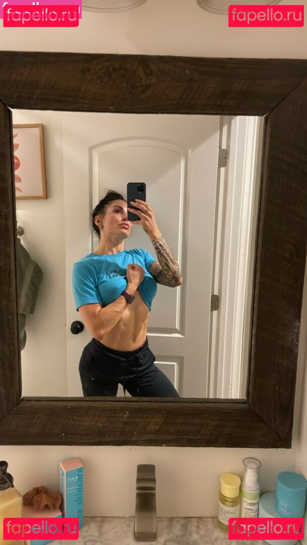 Leah Casciano / b0ngsandbesties / leahcasciano Onlyfans Photo Gallery 