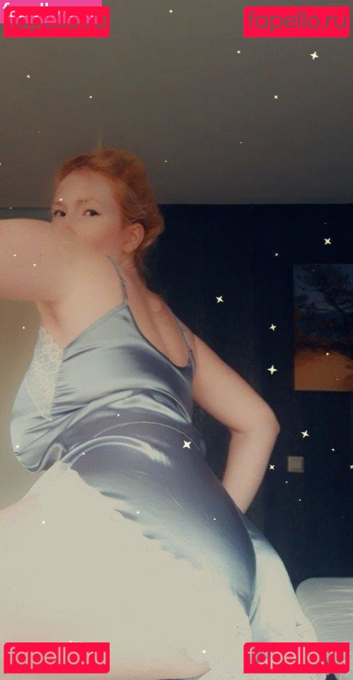 irisqueen28 / irisqueenfan Onlyfans Photo Gallery 