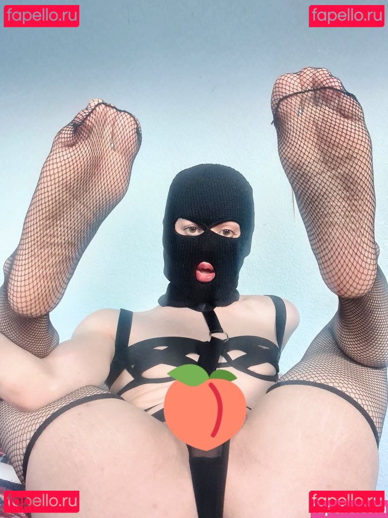 listenherelovey / peachofscotland Onlyfans Photo Gallery 