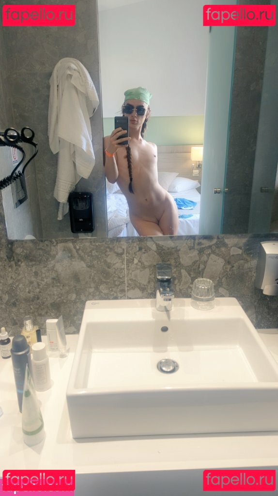 listenherelovey / peachofscotland Onlyfans Photo Gallery 