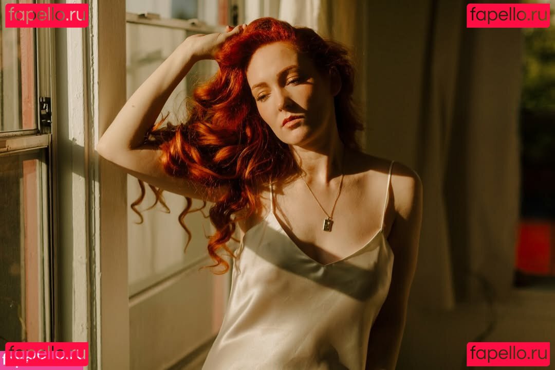 Nicole Simone / late.july / nicolesimonelatejuly Onlyfans Photo Gallery 