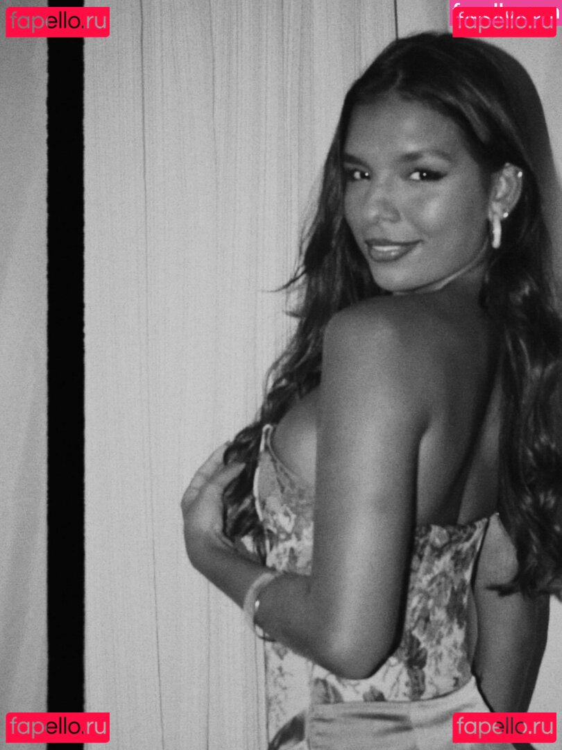 Mell Muzzillo / mellmuzzillo Onlyfans Photo Gallery 