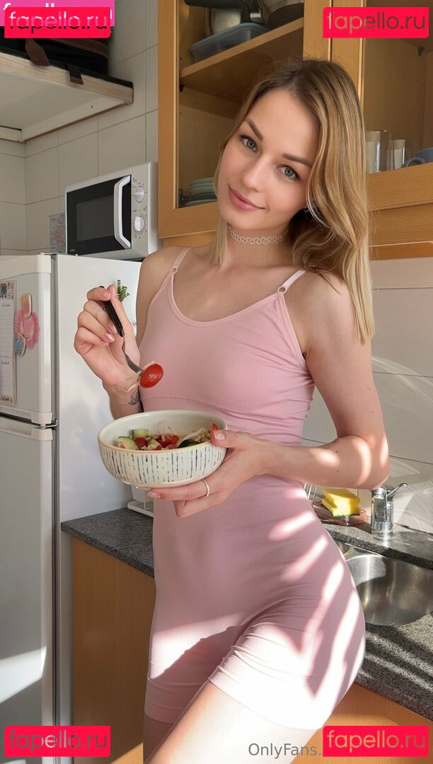 cute._rina / cuteirina Onlyfans Photo Gallery 