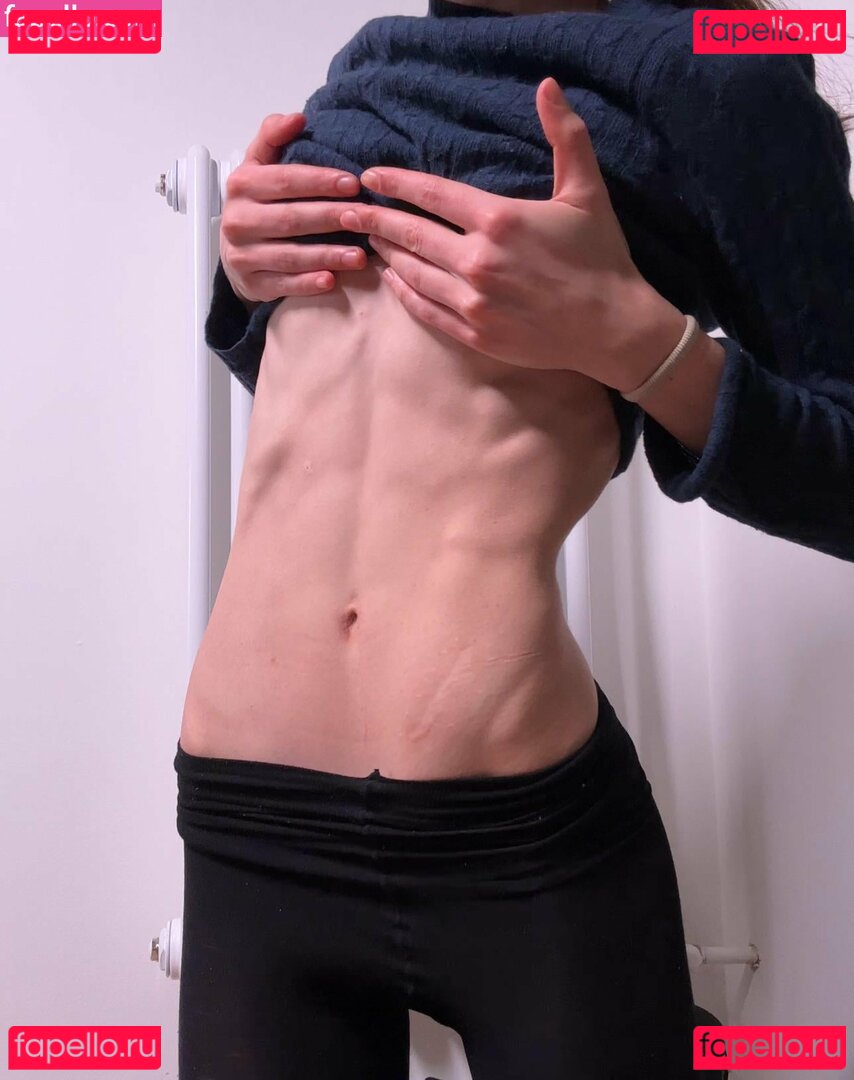 CamiNeko_ / claraneko / ferraracamilla Onlyfans Photo Gallery 