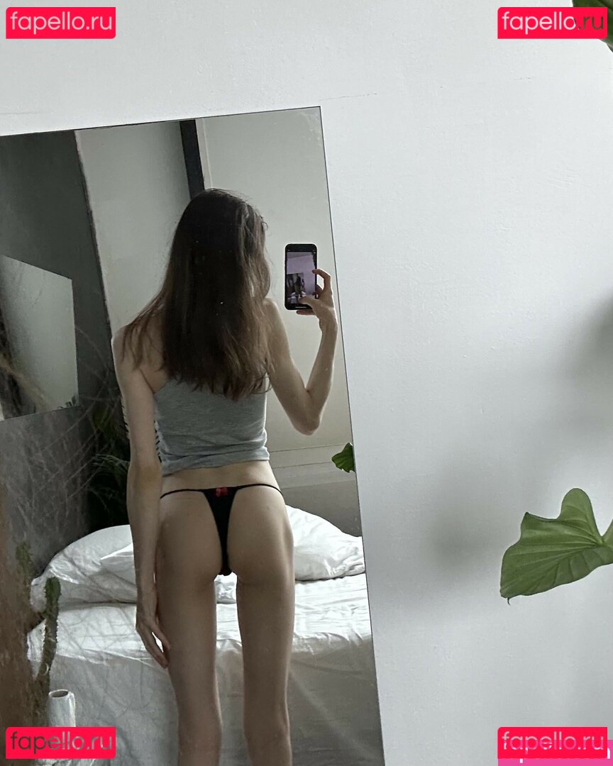 CamiNeko_ / claraneko / ferraracamilla Onlyfans Photo Gallery 