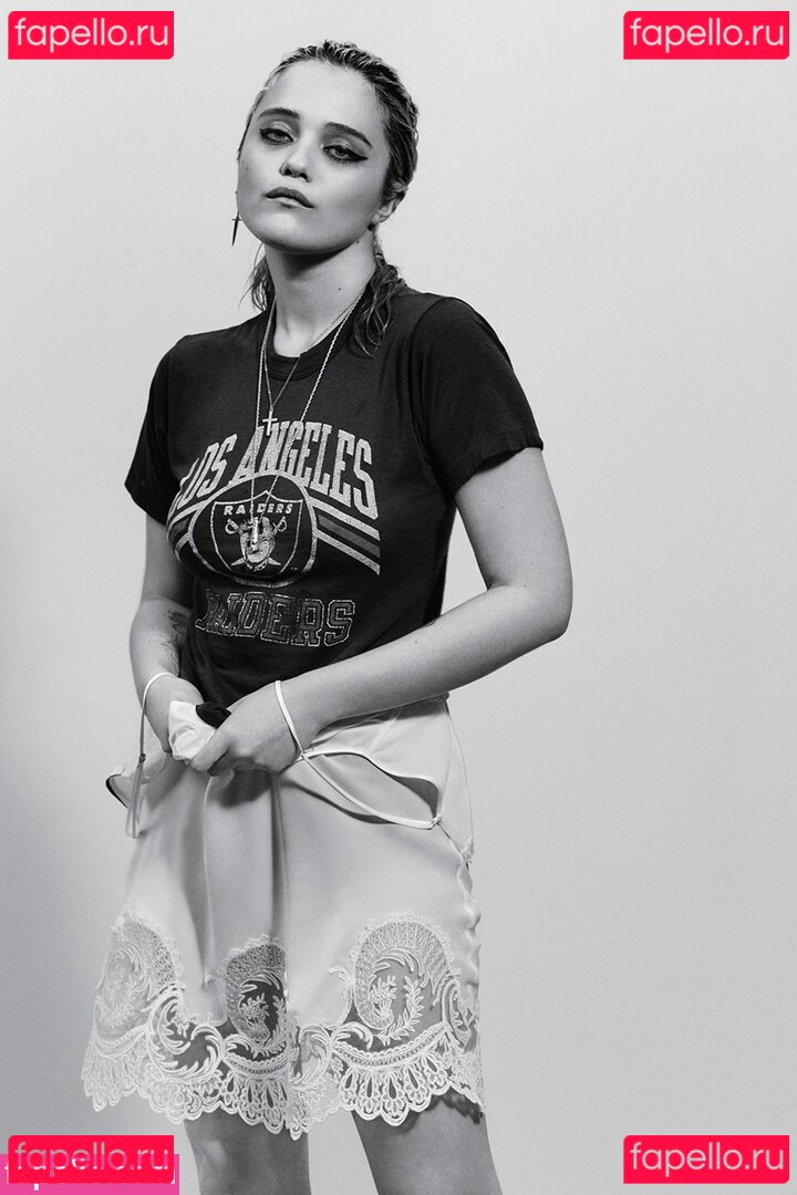 Sky Ferreira / skyferreira Onlyfans Photo Gallery 