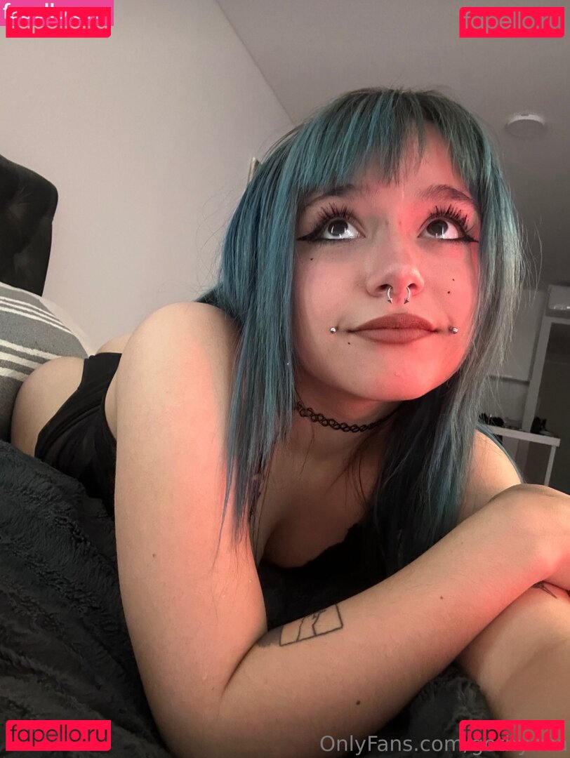 Gothymia / miasbloom Onlyfans Photo Gallery 