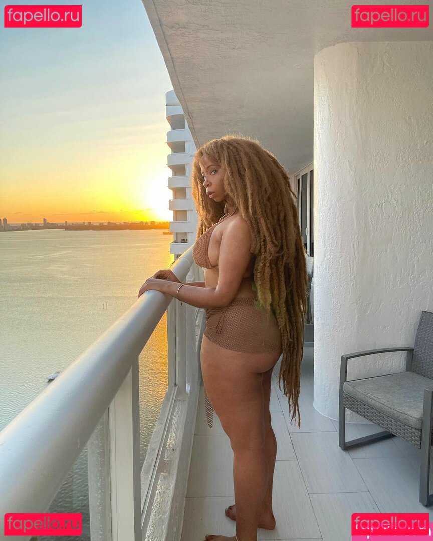 Aria Artizte / Ariaartizte / ariaxxxx Onlyfans Photo Gallery 