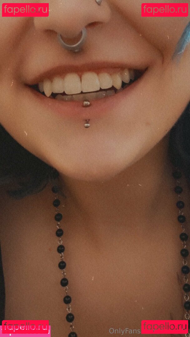 cahrnila Onlyfans Photo Gallery 