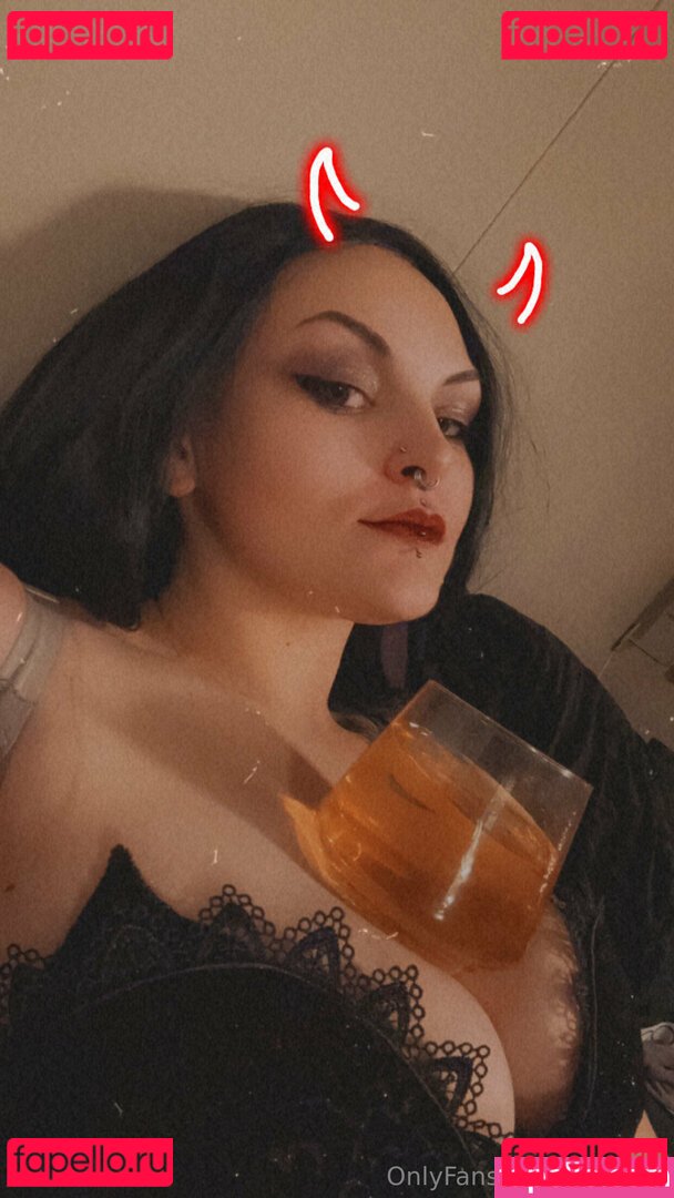 cahrnila Onlyfans Photo Gallery 