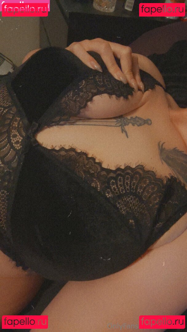 cahrnila Onlyfans Photo Gallery 