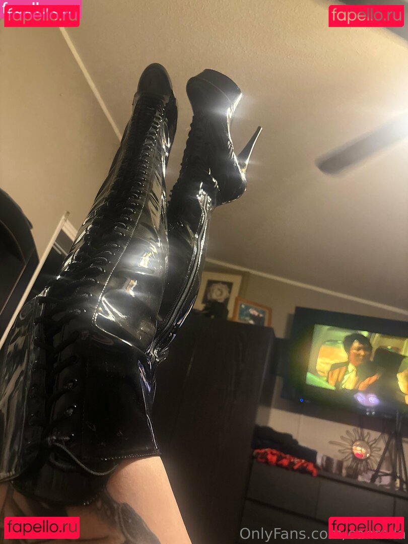 cahrnila Onlyfans Photo Gallery 